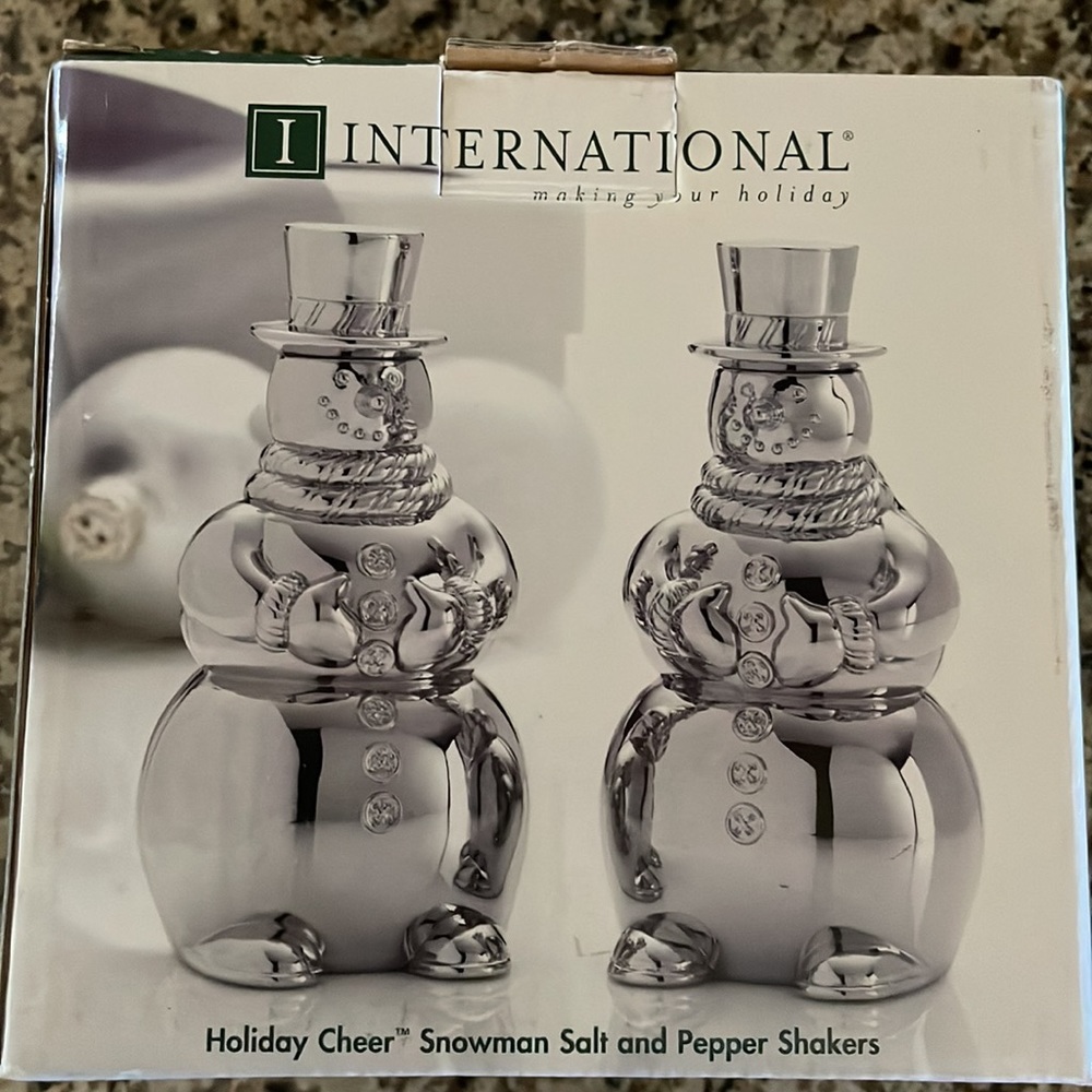 NIB International Snowman Salt & Pepper Set